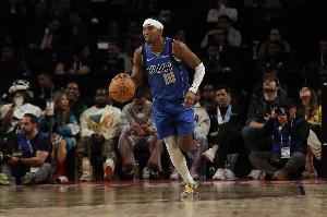 难当控卫大任！布兰登·威廉姆斯上半场5中0 送出5助攻但5失误